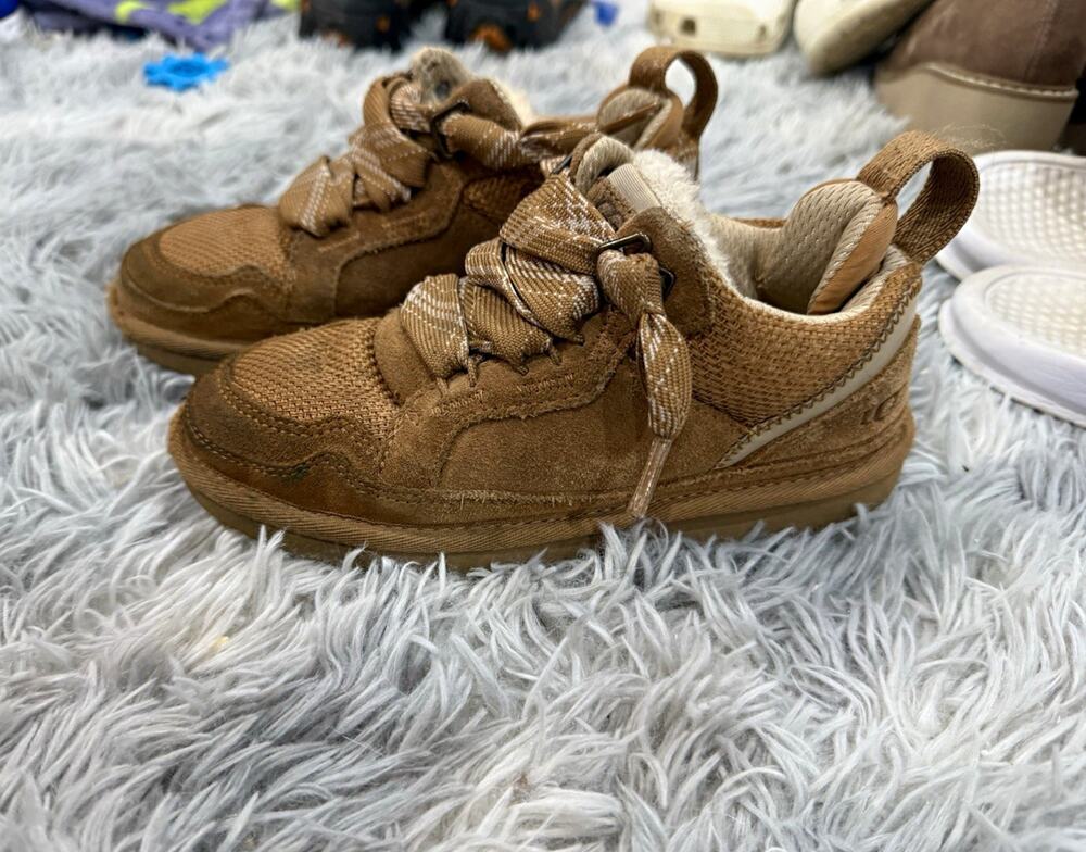 UGG Unisex Kids Brown Suede Faux Fur Lined Lace-Up Sneakers US 1 1152410K